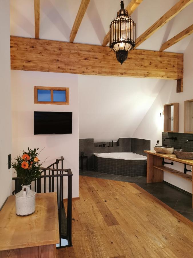 Alte Baeckerei Apartment Bescheid Ngoại thất bức ảnh